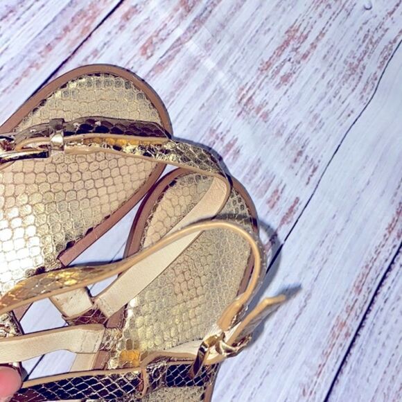 MICHAEL KORS Sondra iconic gold snake thong MK logo sandals size 8 1/2 - Picture 5 of 9